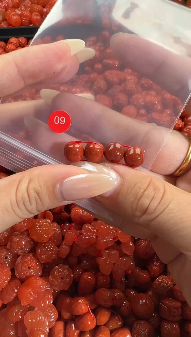 颈饰未镶嵌南红玛瑙1