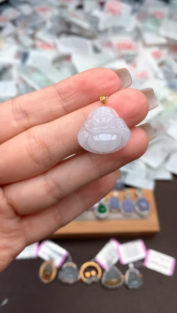 18K金镶嵌挂件翡翠一