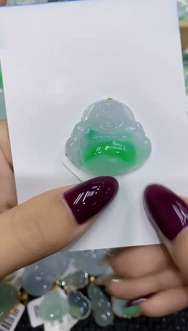 翡翠18K金镶嵌颈饰111111111111