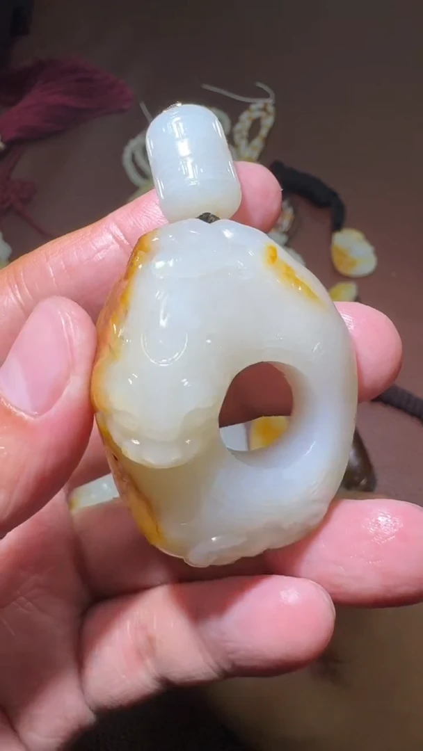 未镶嵌和田玉挂件和田玉