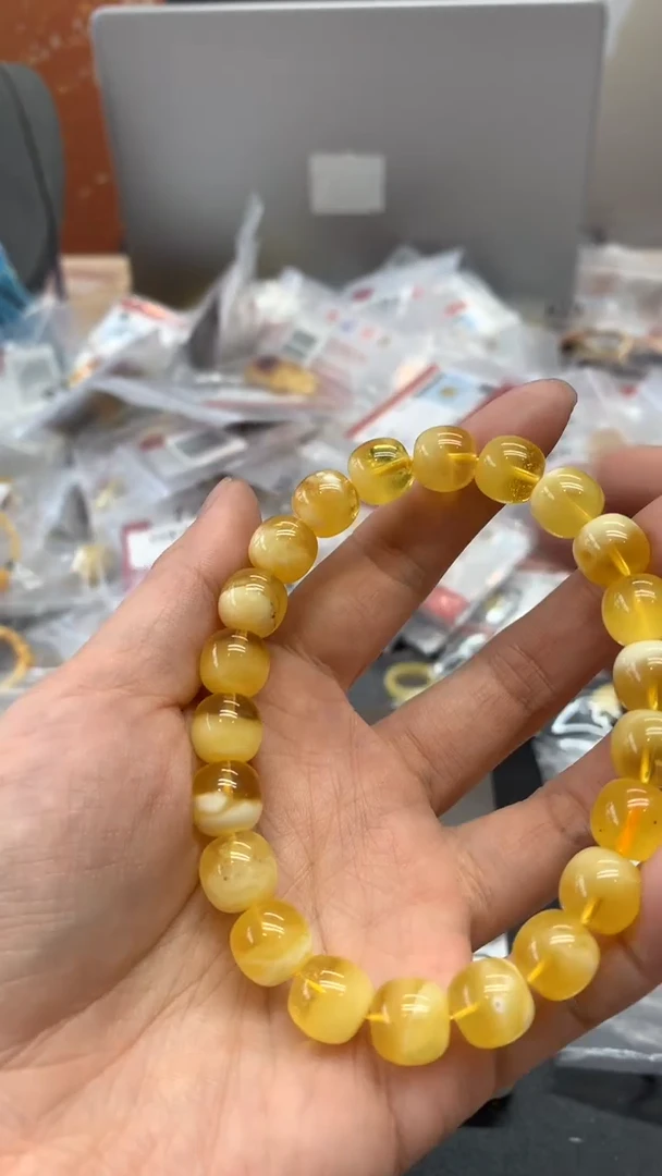 未镶嵌琥珀珠宝奇石900