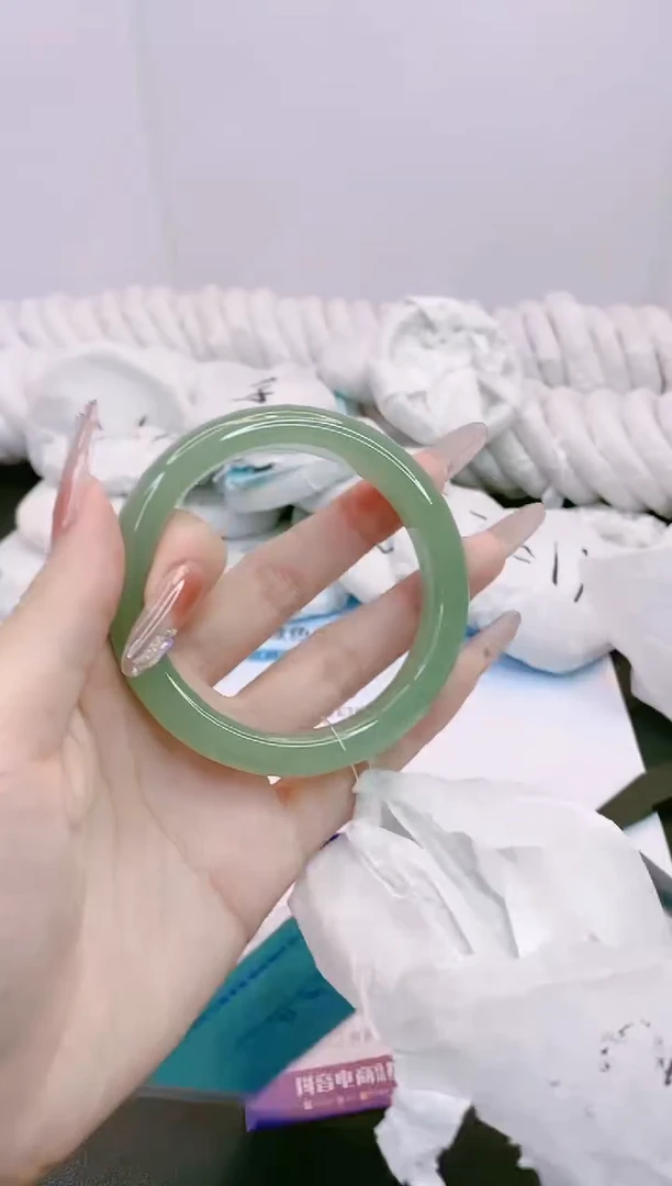 石英质玉手镯未镶嵌1X188-56