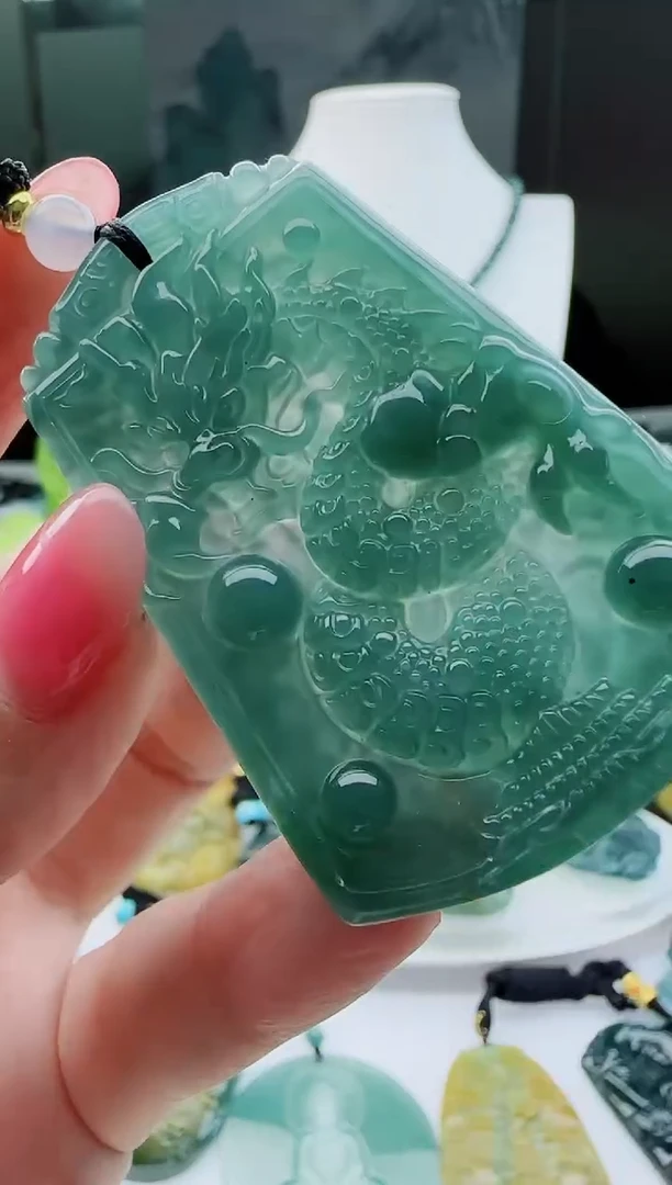 【闪购商品】翡翠颈饰未镶嵌多样性随机一件发货