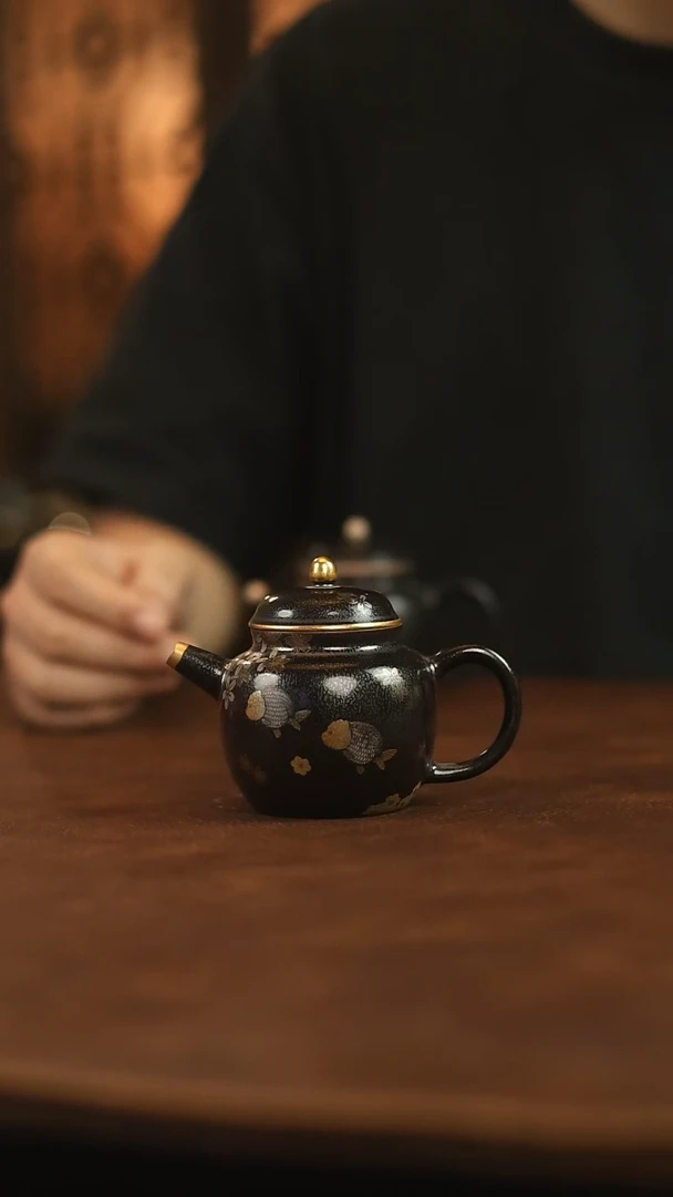 鱼德钟壶鱼德钟壶