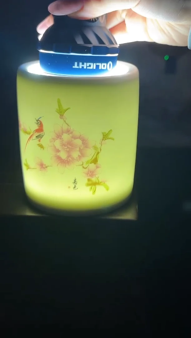 陶瓷水点桃花陶瓷笔筒