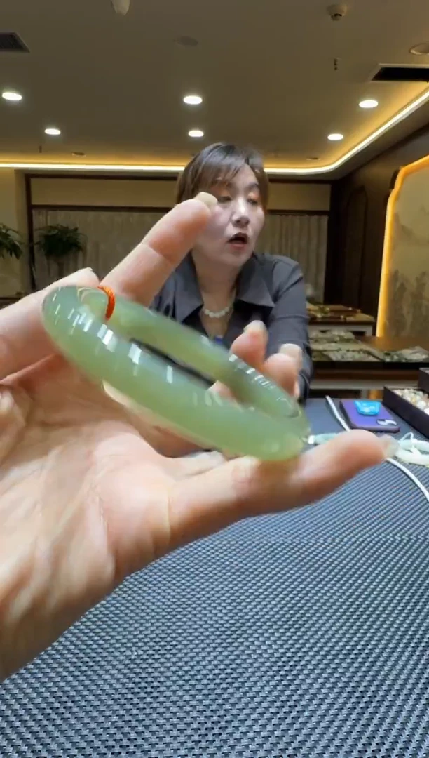 颈饰未镶嵌和田玉手镯60