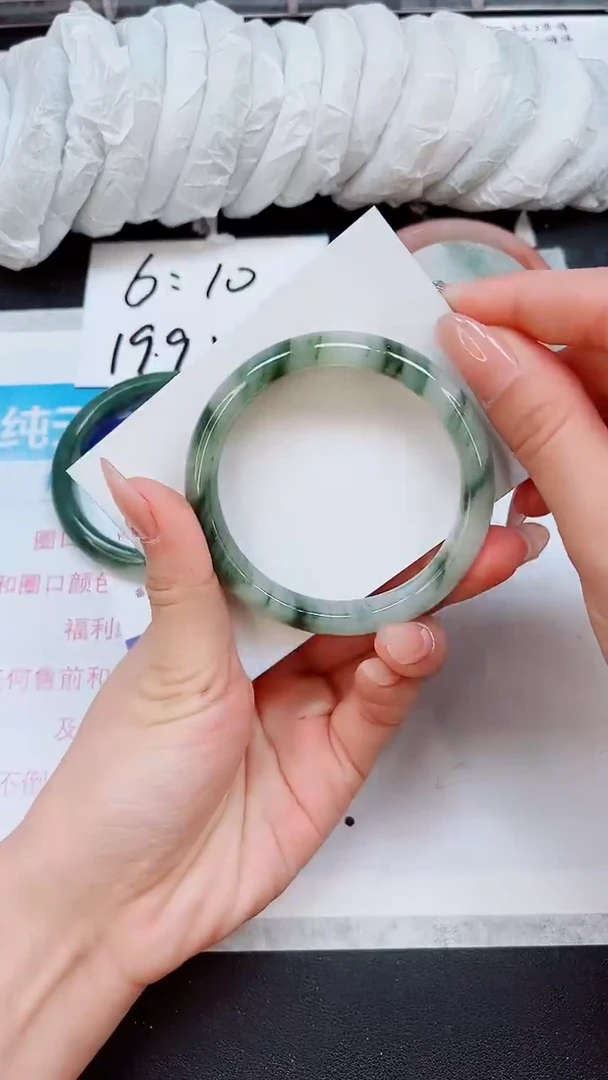 【闪购商品】石英质玉手镯未镶嵌A7-56/57