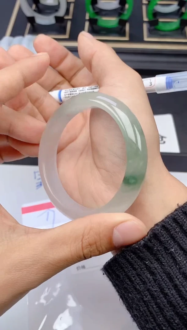 未镶嵌手镯翡翠057