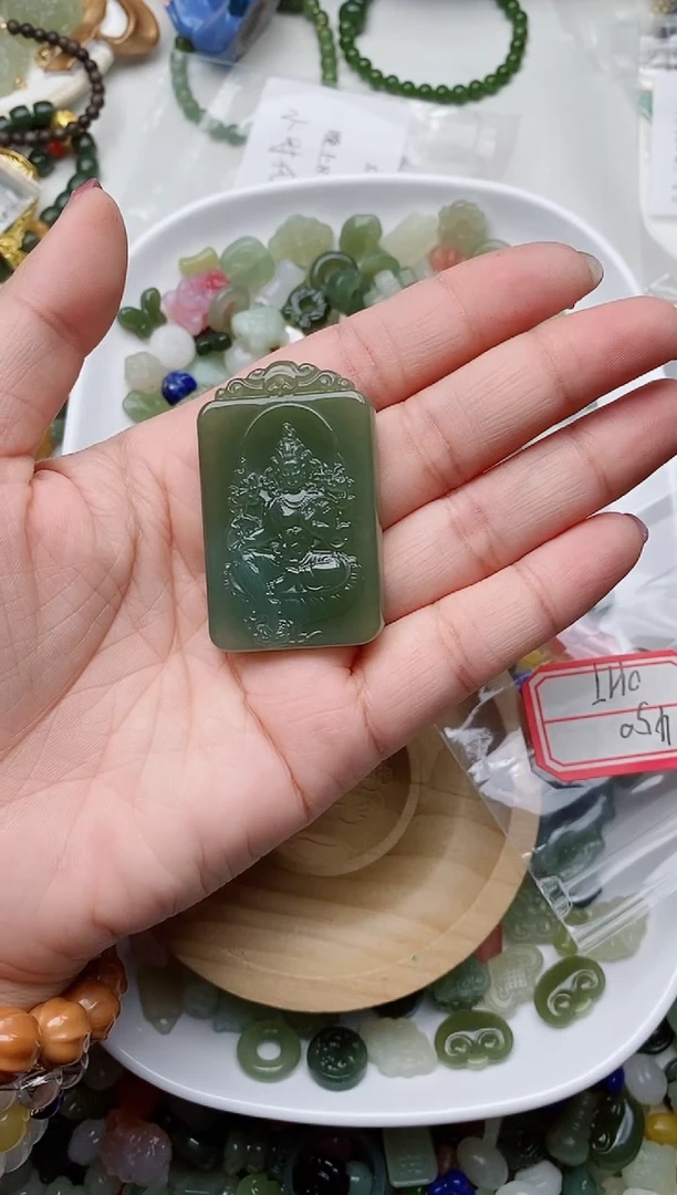 吊坠(不含链)未镶嵌和田玉?****️450一个OHT