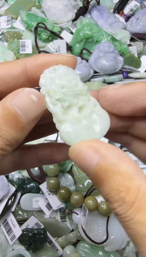 【闪购商品】翡翠颈饰未镶嵌00018060