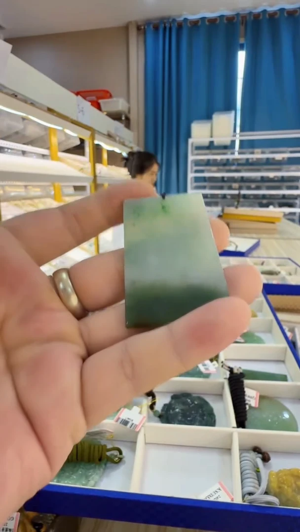 翡翠未镶嵌吊坠(不含链)?****?49