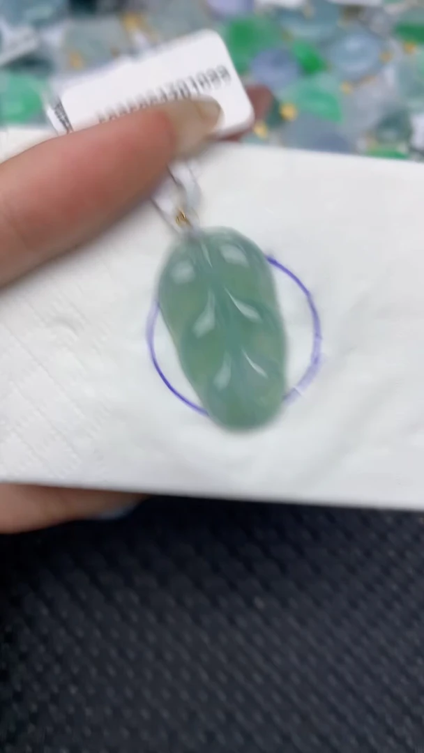 翡翠18K金镶嵌颈饰天然翡翠a货