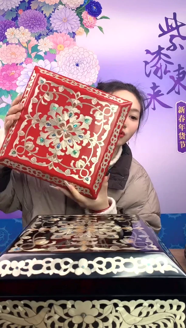 【闪购商品】雕银丝光晕彩宝相花镜盒（红色大号）