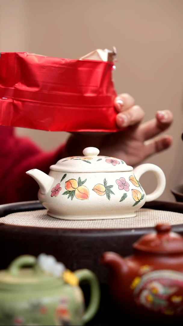 【闪购商品】紫砂茶壶白玉段四方明炉泥绘桃+宜红
