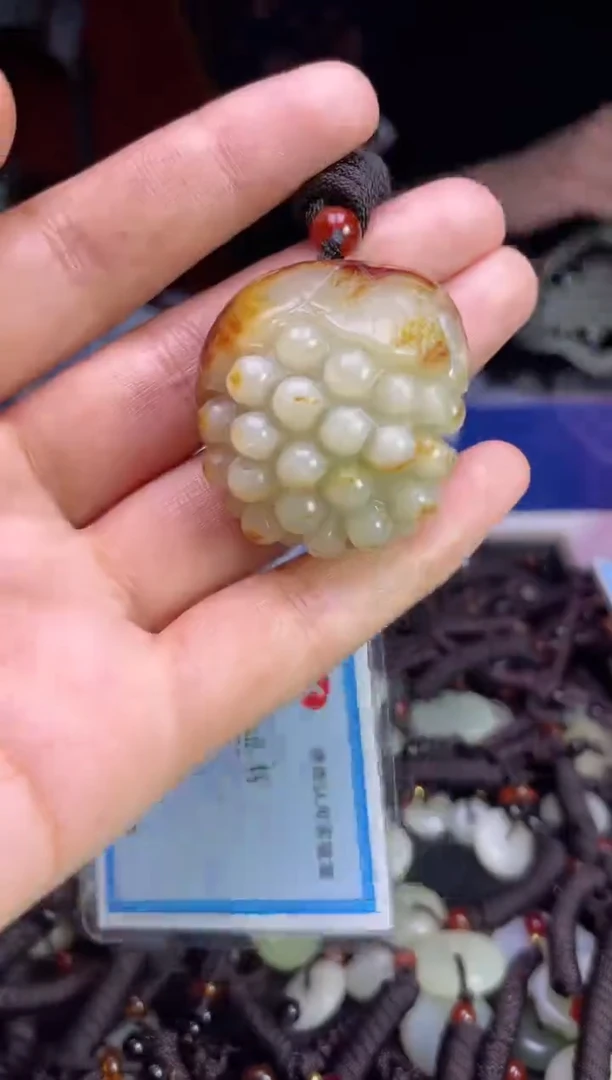 未镶嵌和田玉挂件1