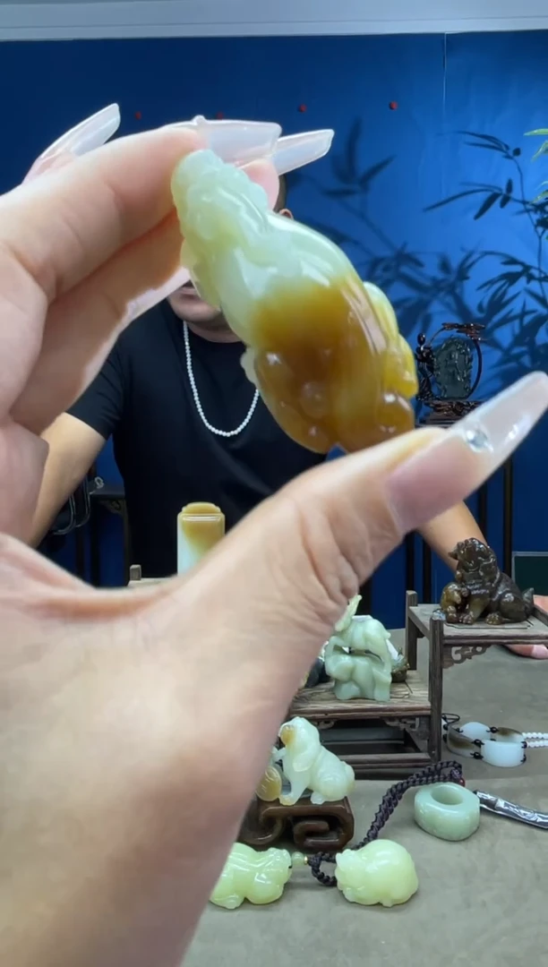 和田玉未镶嵌颈饰1