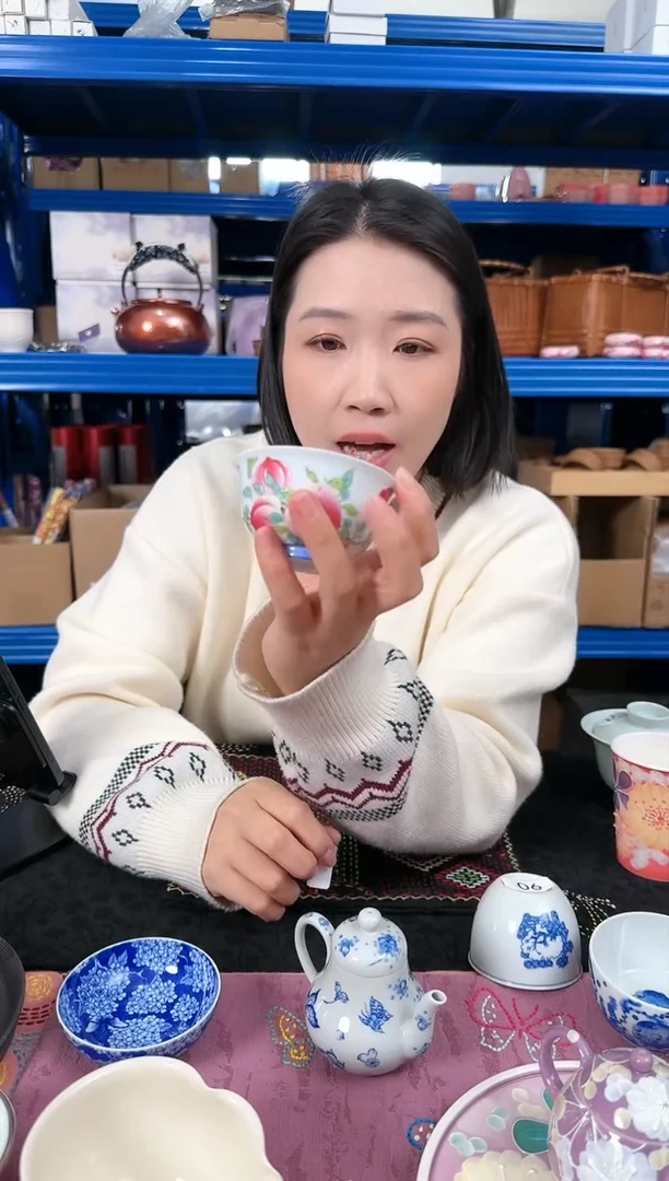 【闪购商品】粉彩桃子杯 大号