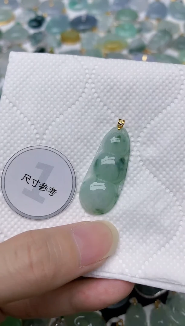 翡翠18K金镶嵌颈饰天然A货翡翠