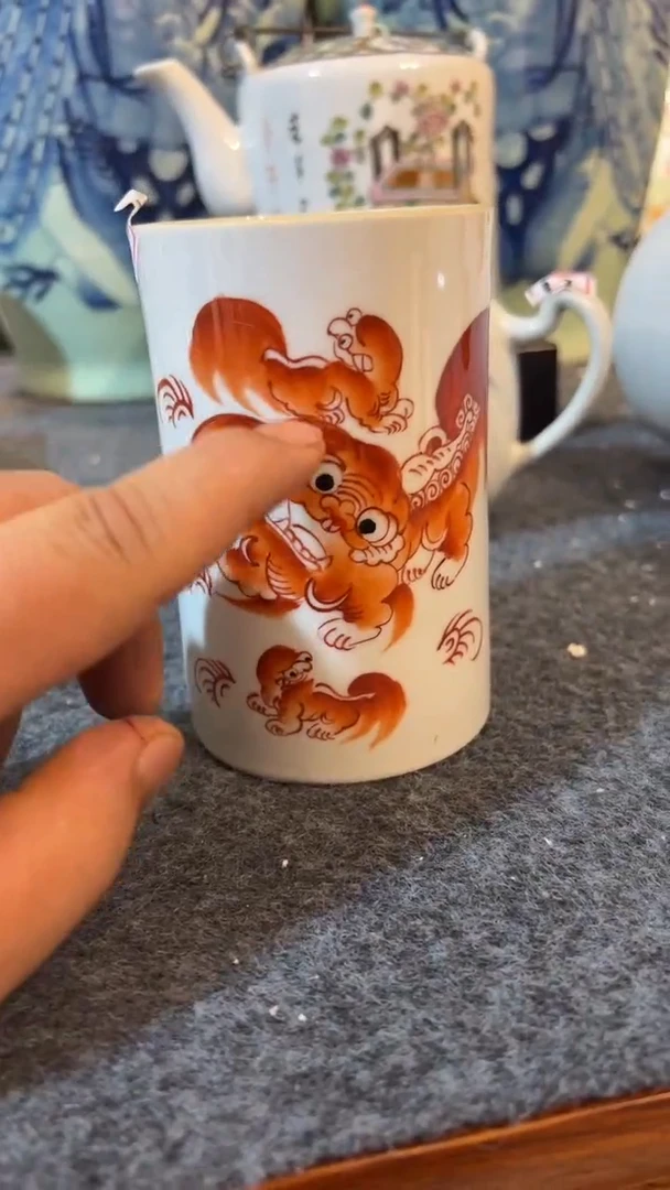 摆件瓷摆件瓷摆件瓷摆件狮子笔筒