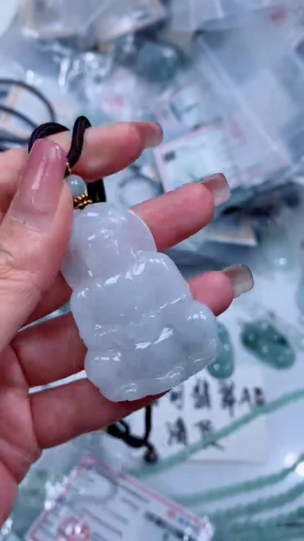 翡翠未镶嵌颈饰吊坠