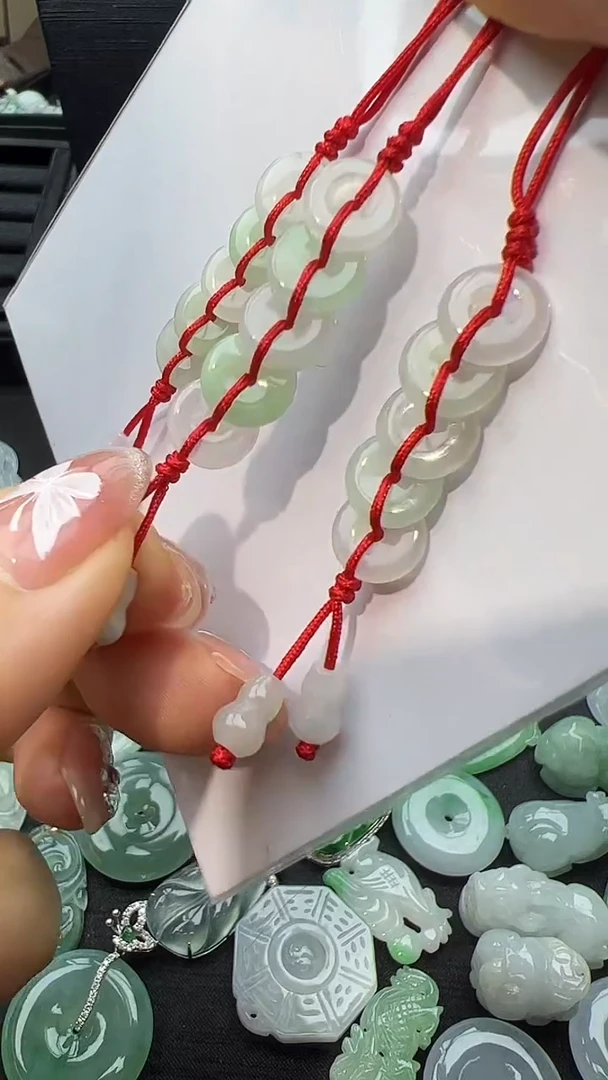 翡翠挂件未镶嵌平安扣多样性发其一