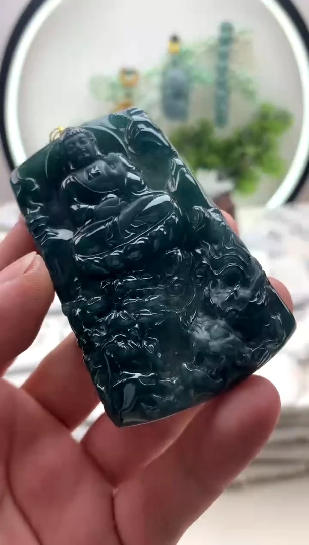 翡翠未镶嵌颈饰阿弥陀佛