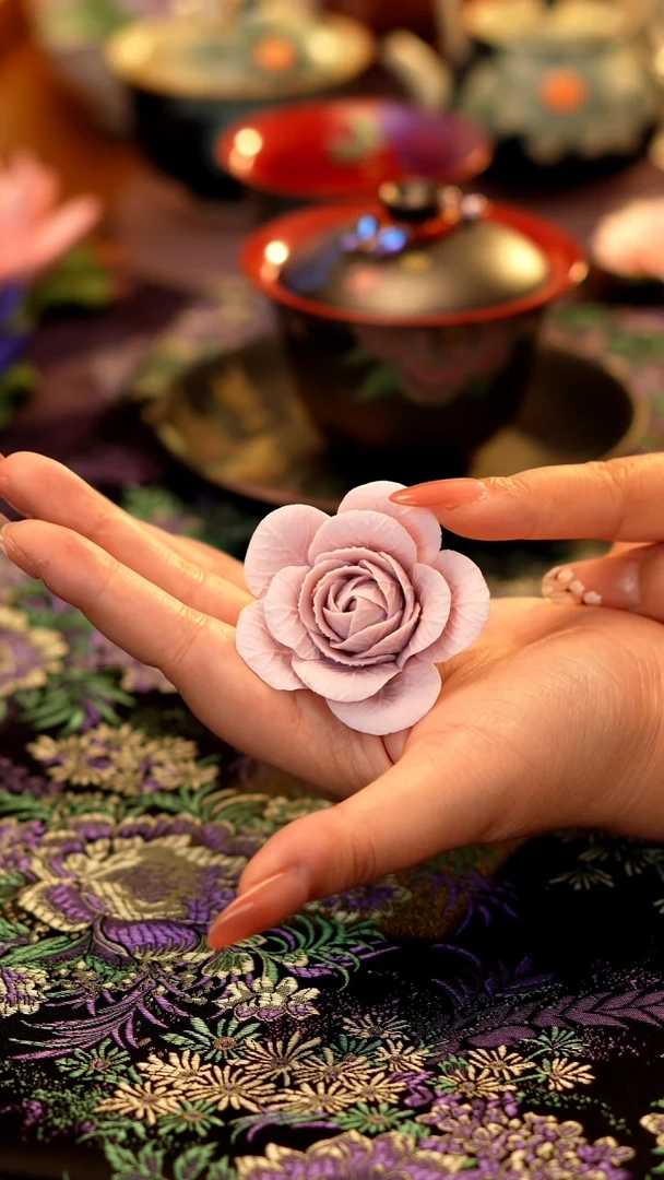 粉紫色山茶花香插··········