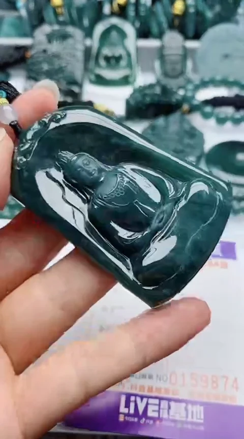 翡翠未镶嵌颈饰
