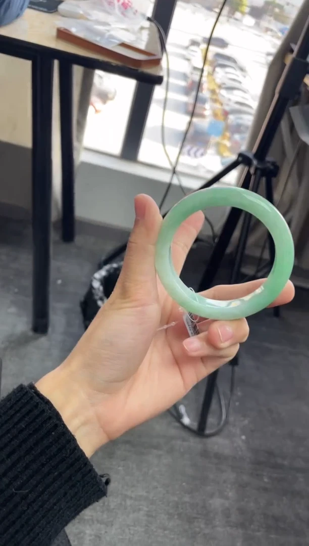 【闪购商品】翡翠手镯未镶嵌手镯