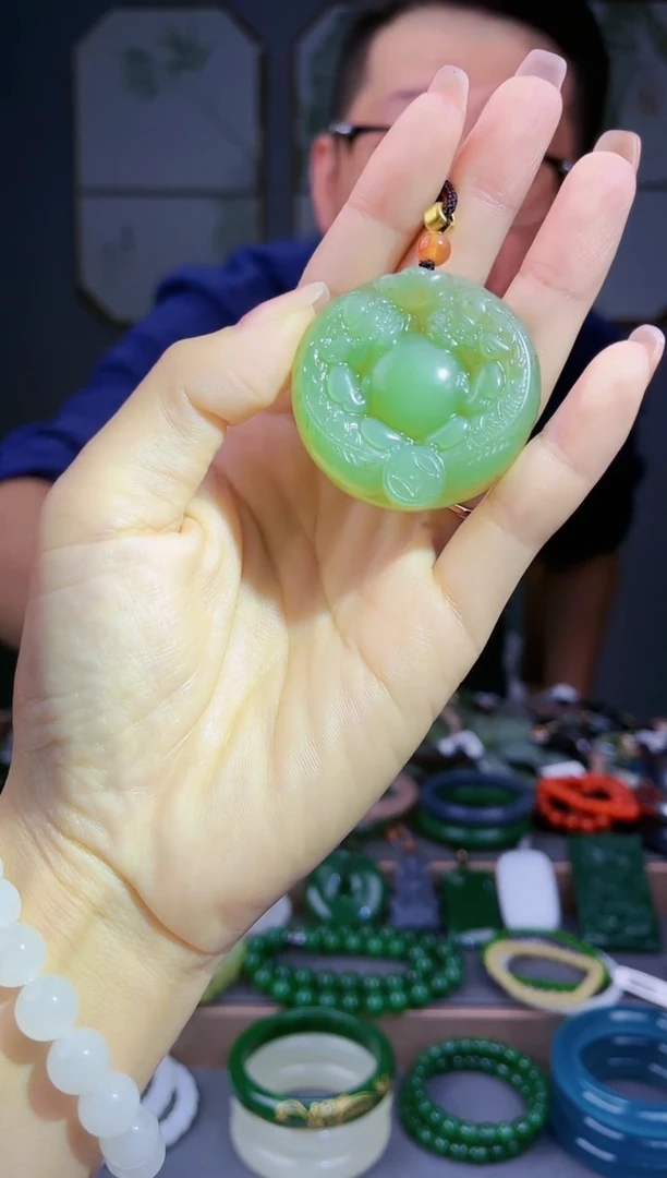 和田玉未镶嵌颈饰拍一发一拍一发一