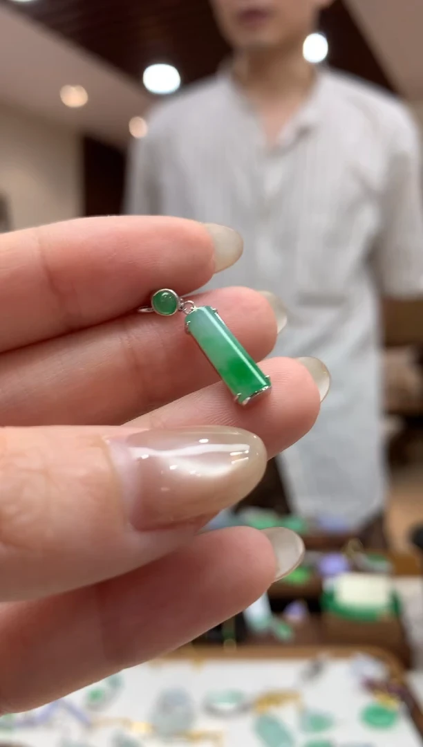 翡翠18K金镶嵌吊坠(不含链)无事柱