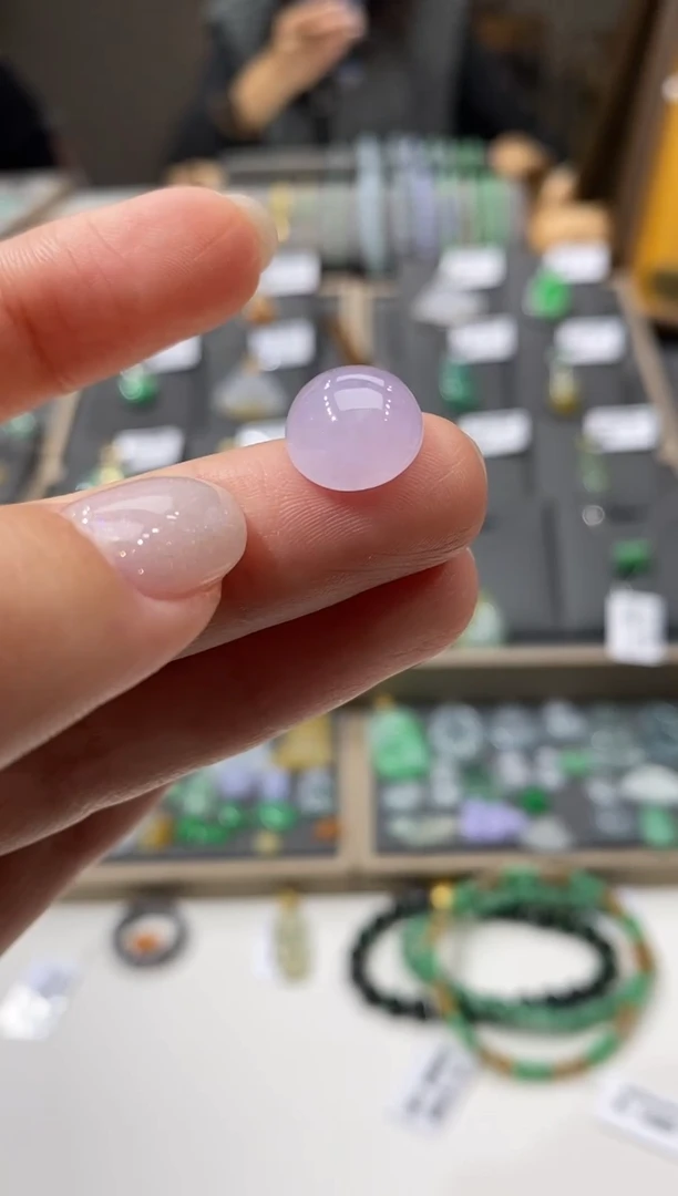 颈饰未镶嵌翡翠蛋面