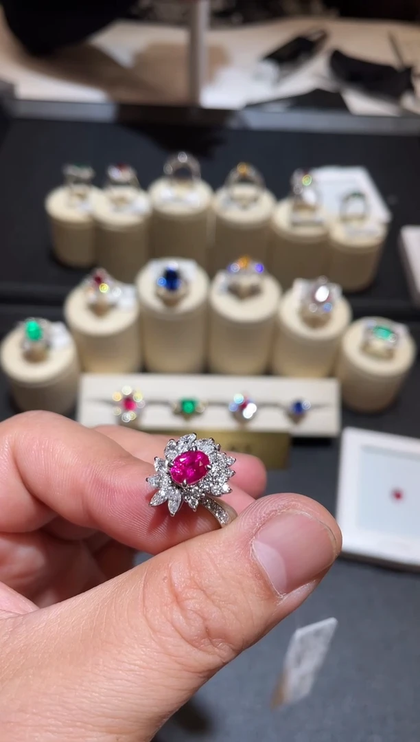 铂Pt900镶嵌戒指红宝石1.34ct