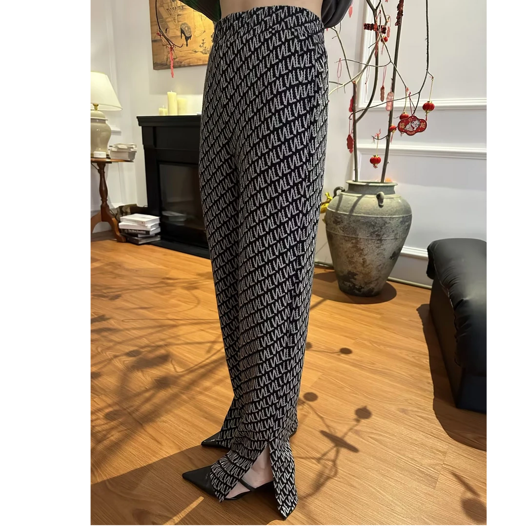 GU JIFEN｜时髦字母侧开叉直筒休闲裤 M9157