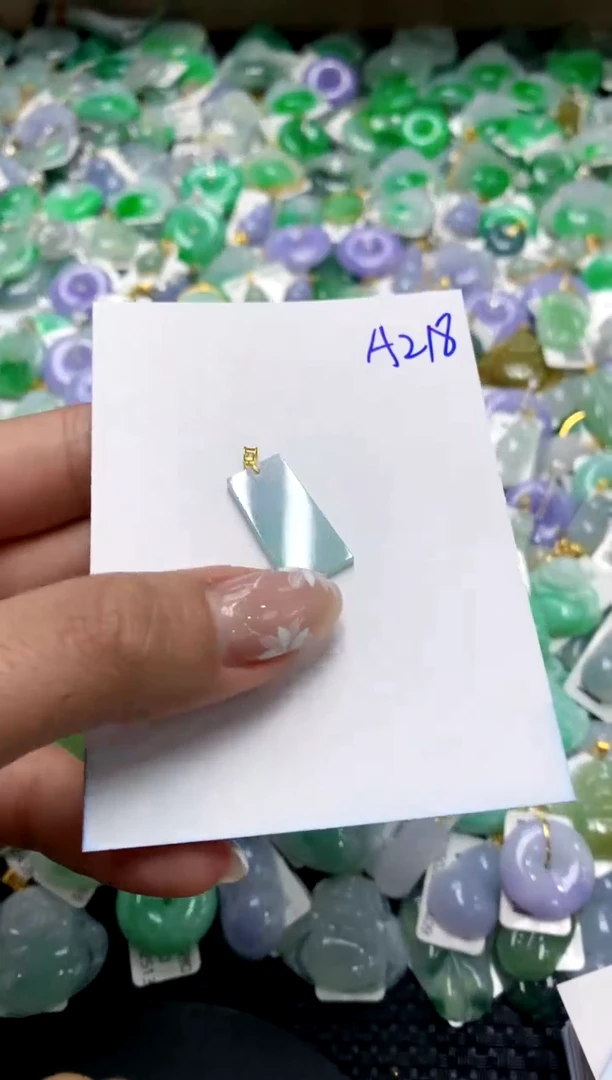 【闪购商品】翡翠颈饰18K金镶嵌1111111111111111