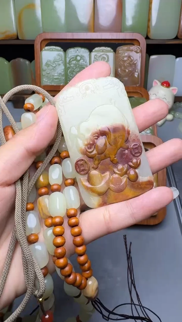 菰****亾新疆昆仑山脉料生肖猪