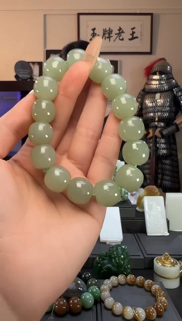 颈饰未镶嵌和田玉晴水老型手串