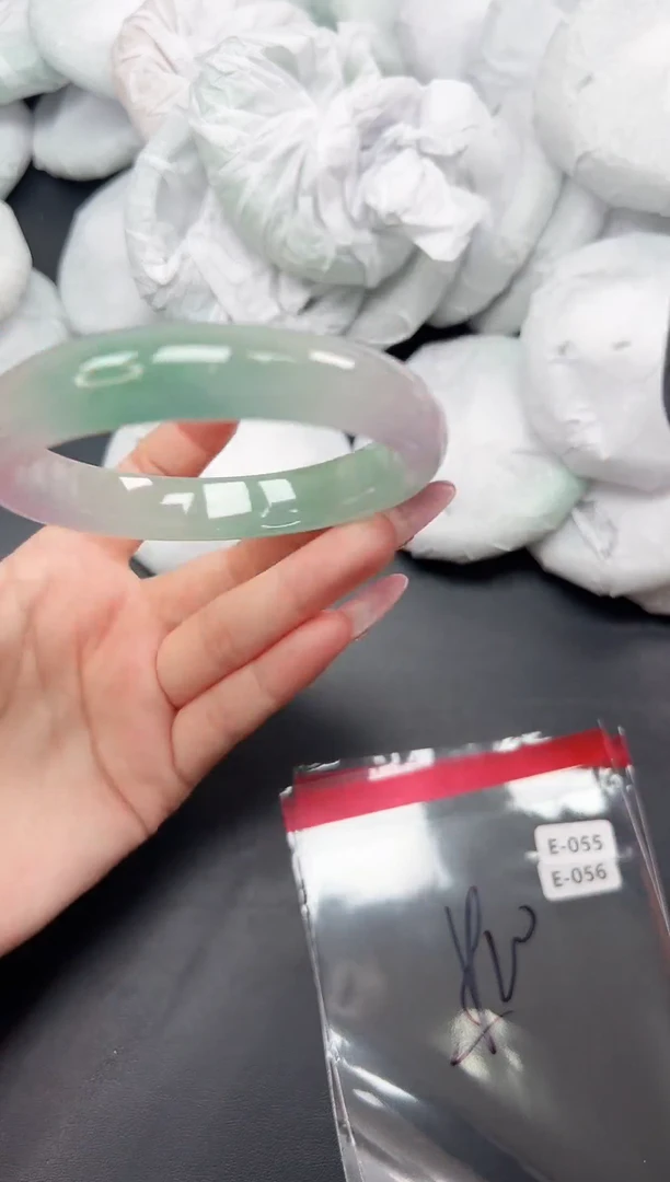 精品手镯，一物一拍E-055