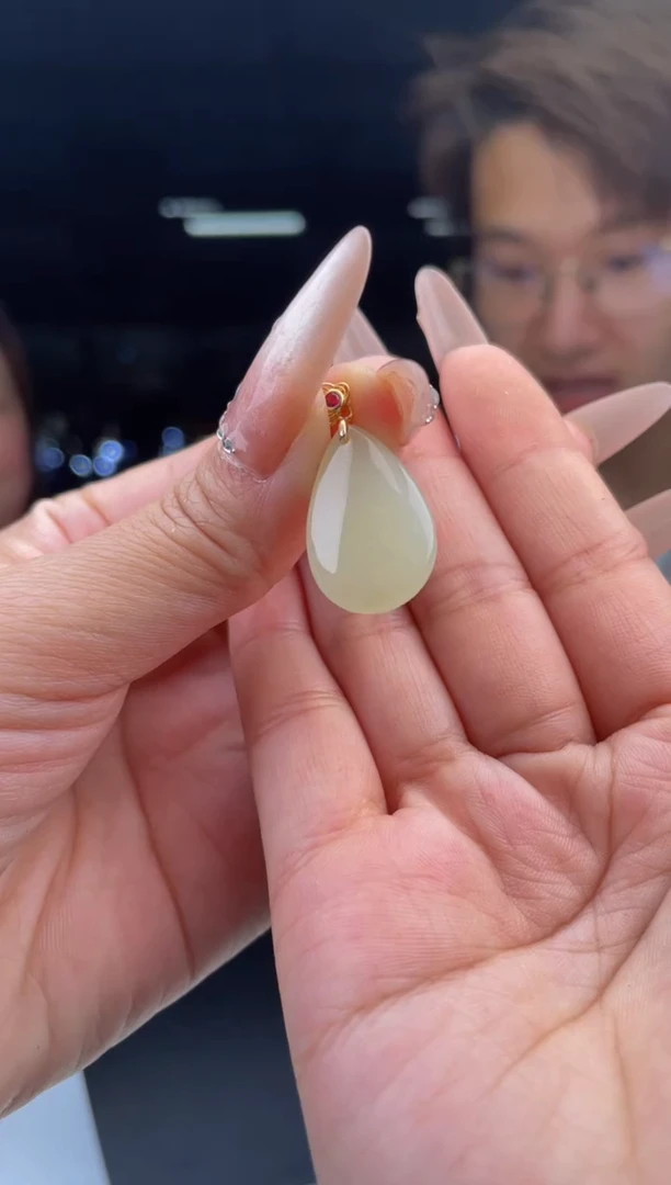 【闪购商品】和田玉吊坠(不含链)银S925镶嵌天然和田玉拍一发一