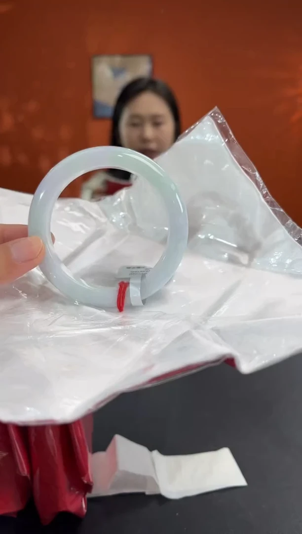 未镶嵌手镯翡翠3    56.6