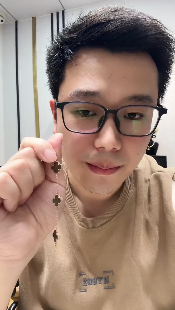 18K金镶嵌贝壳（贝母）手链霸**漏灰色k玫，五花手链