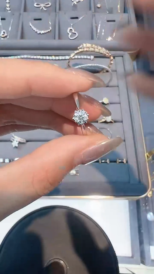 【闪购商品】钻石戒指/指环18K金镶嵌多样性发一