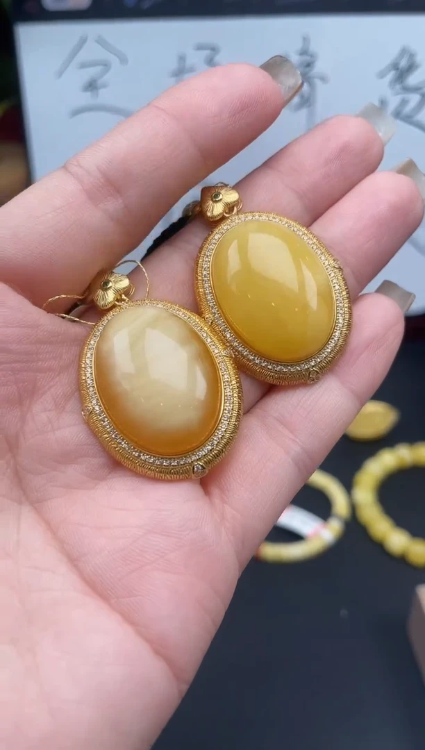 蜜蜡颈饰银S925镶嵌吊坠多样性发其一m059