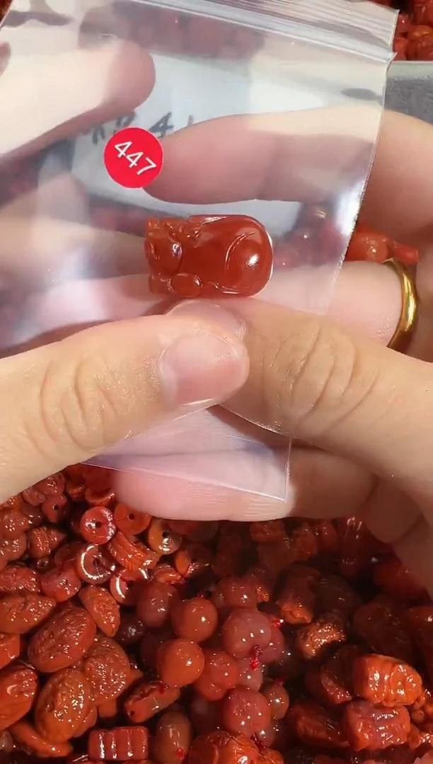 颈饰未镶嵌南红玛瑙1