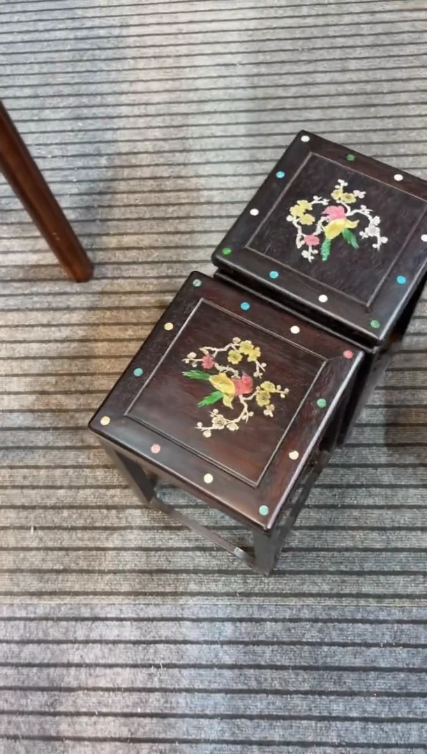 N****丶凳子木木木木木木木