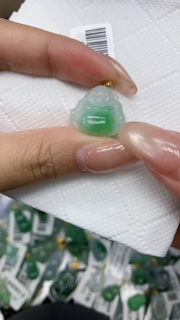 颈饰18K金镶嵌翡翠1111111111111