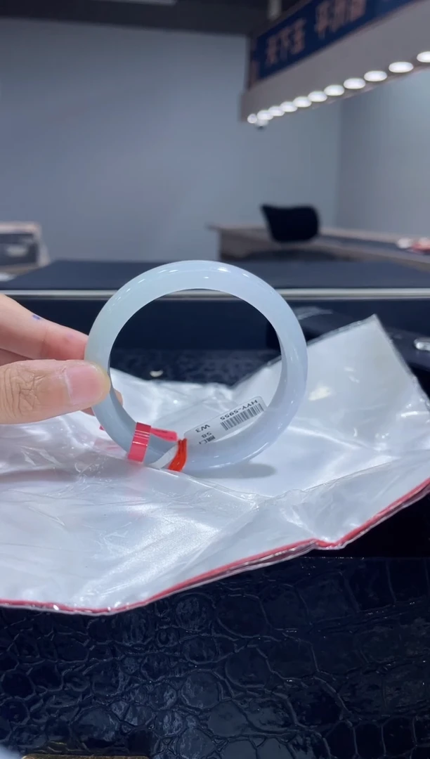 未镶嵌手镯翡翠4