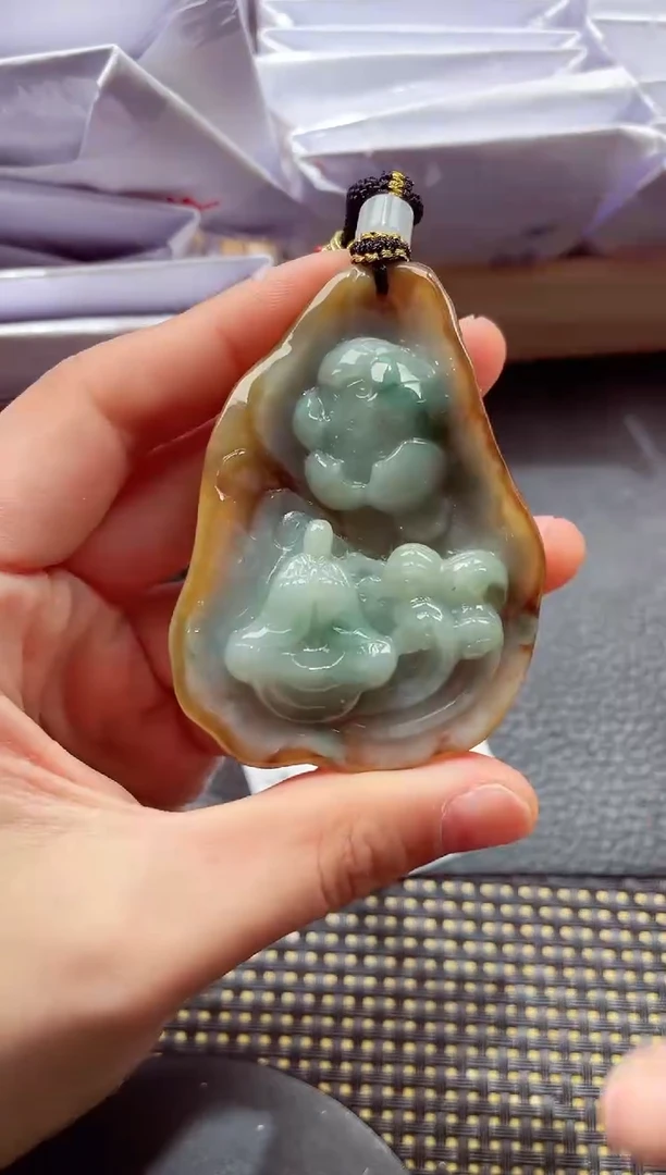 颈饰未镶嵌翡翠 000111