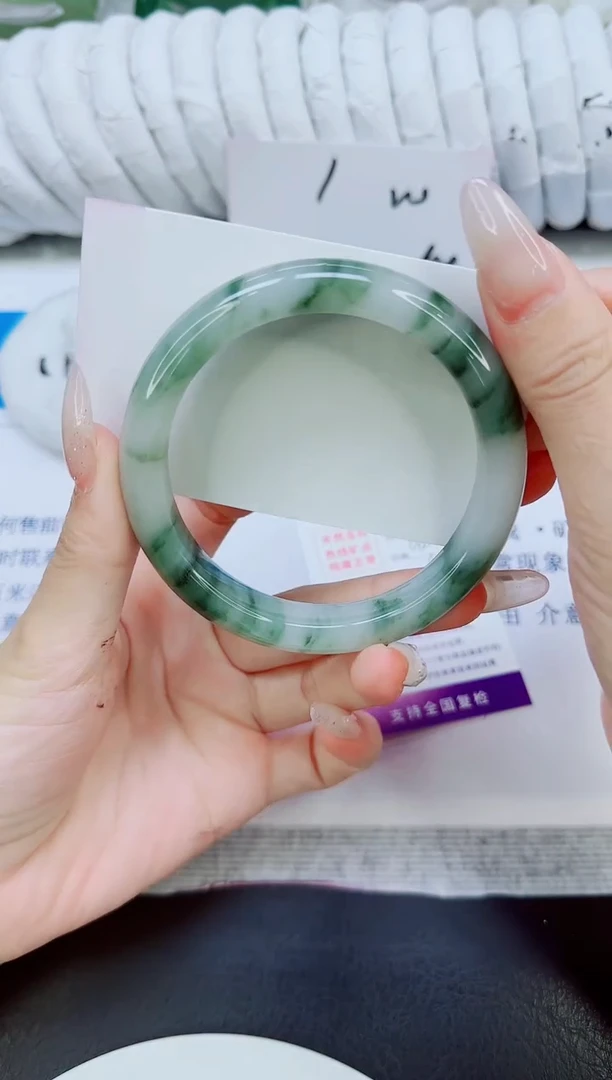 未镶嵌手镯石英质玉105/60.2