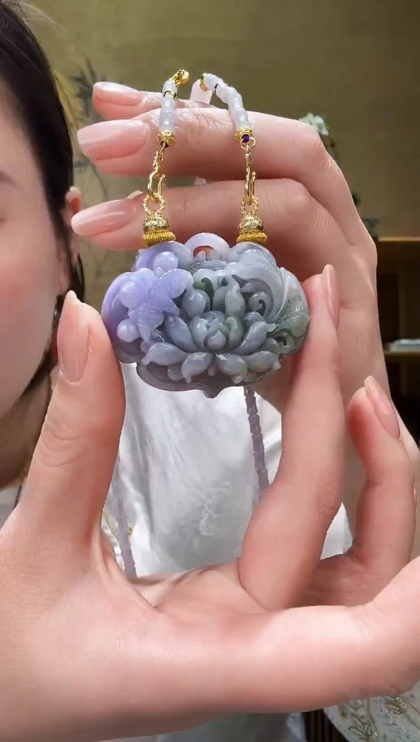 颈饰未镶嵌翡翠吊坠